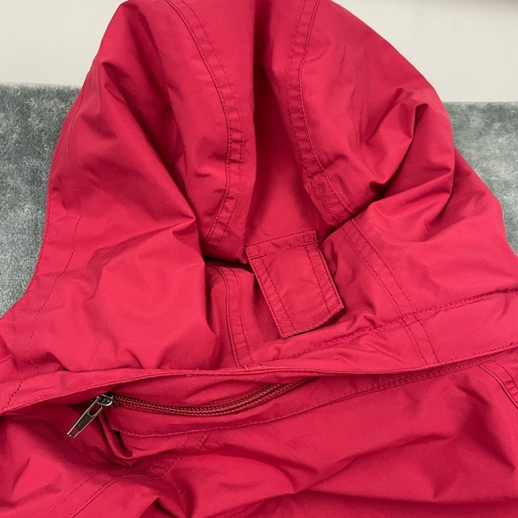 Ll bean red coat with hood size M - Picture 10 of 15